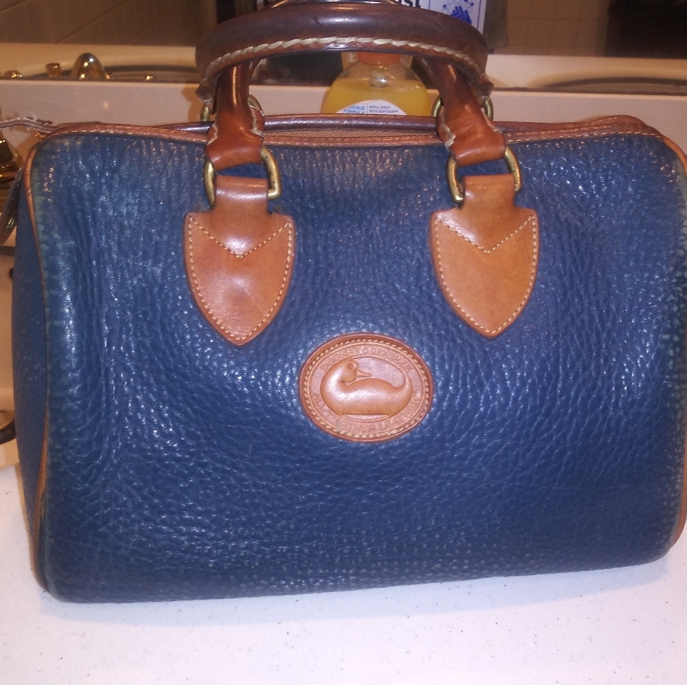 AUTHENTIC VINTAGE DOONEY AND BOURKE SPEEDY